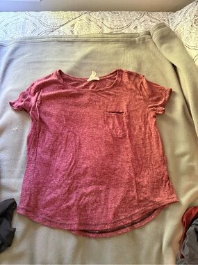 Forever 21 Heathered Wine Short Sleeve Pocket Tee